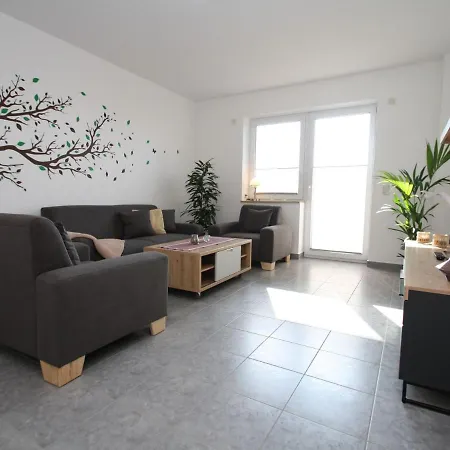Ferienhaus Wiesenblick In *